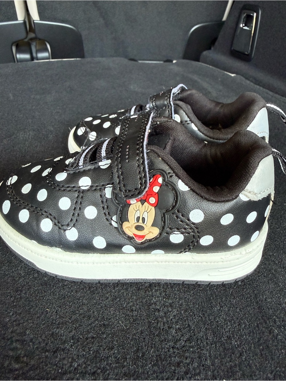 Black & White Polka Dot Minnie Mouse Kids Sneakers Size 5